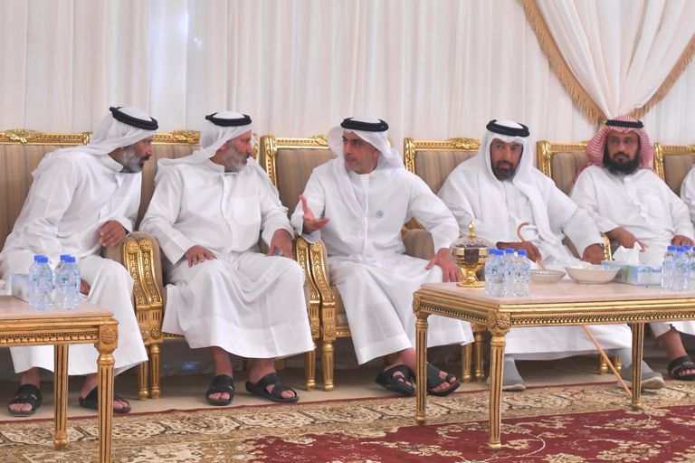 الفريق الشيخ سيف بن زايد آل نهيان يقدم واجب العزاء في سعيد الهاجري