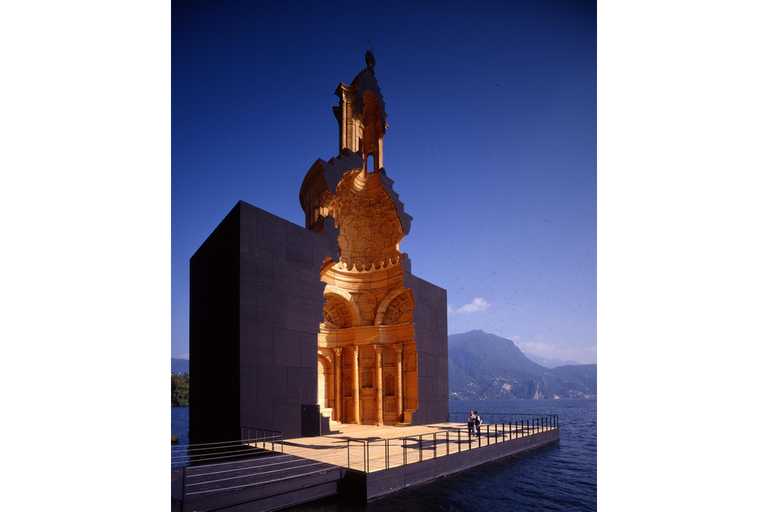 المعماري السويسري ماريو بوتا 