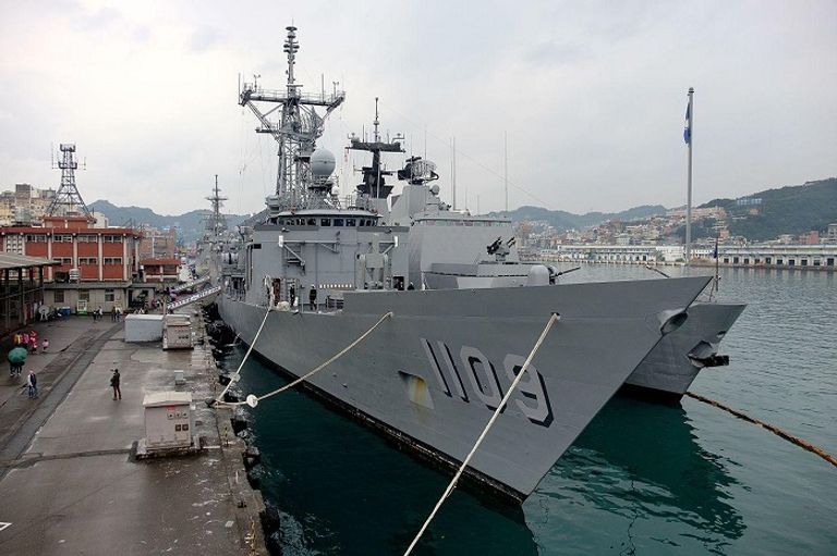 بارجة عسكرية صينية - رويترز غواصة صينية في بحر الصين الجنوبي - أرشيفية