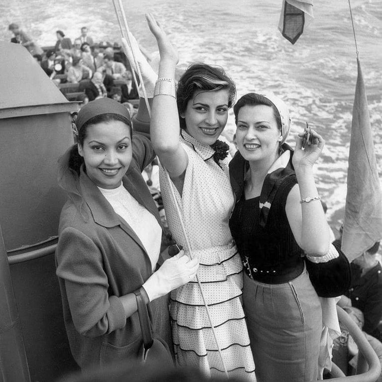 مديحة يسري مع الممثلة الإيطالية ليا دي ليو والممثلة اليونانية ايرين باباس في مهرجان كان 1952 الفنانة الكبيرة مديحة يسري مع وزيرة التضامن الاجتماعي المصرية