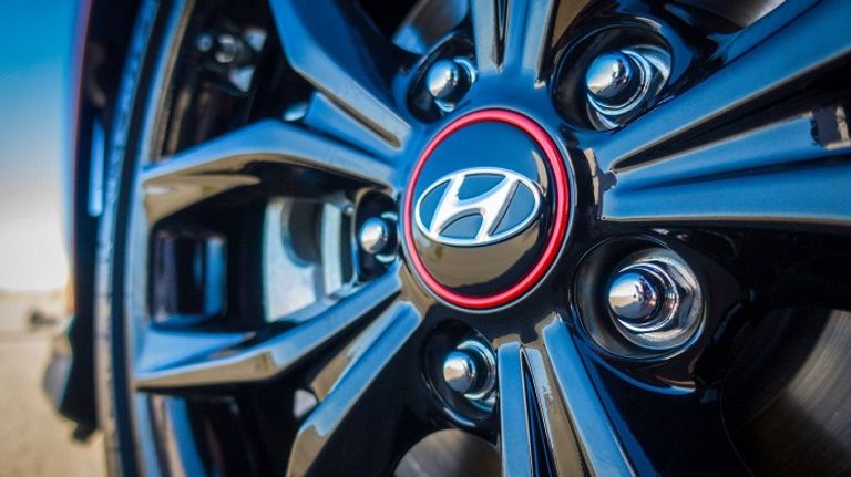 فيلوستر.. مميزات رياضية وعيوب تقليدية