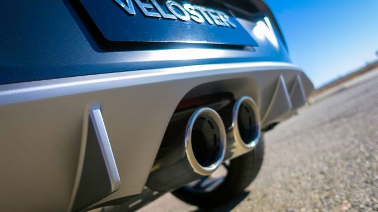 فيلوستر.. مميزات رياضية وعيوب تقليدية