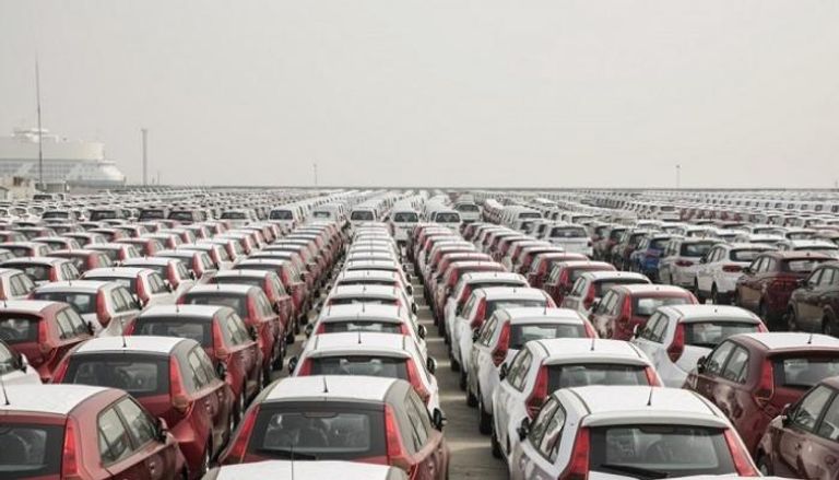 بكين تخفض رسوم واردات السيارات 