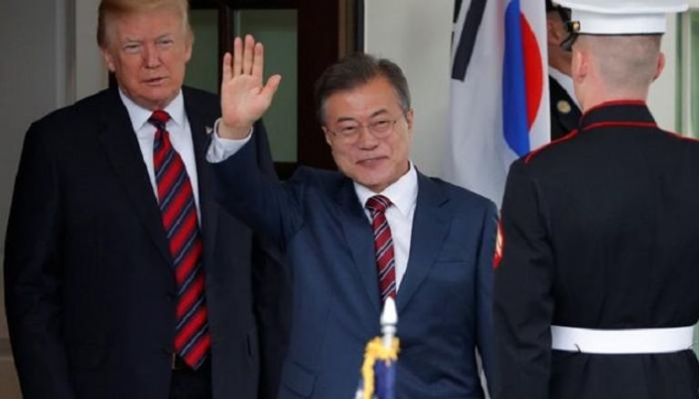 رئيس كوريا الجنوبيةمون جيه-إن والرئيس الأمريكي دونالد ترامب - رويترز