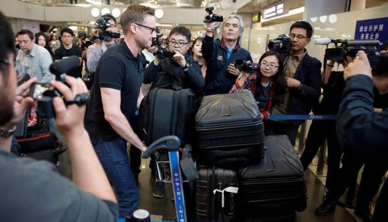 الصحفيون يغادرون بكين إلى بيونج يانج - رويترز