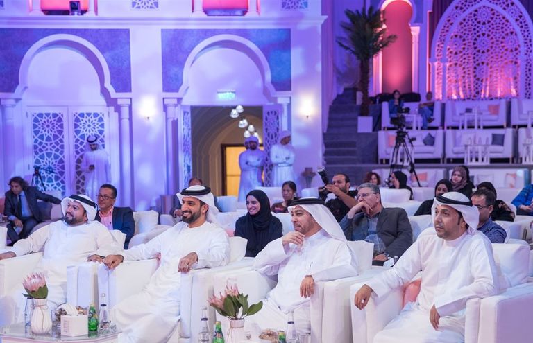 المنشد محمود التهامي في جانب من فعاليات الجلسة