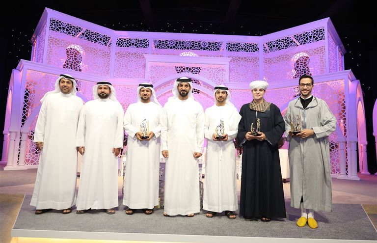 المنشد محمود التهامي في جانب من فعاليات الجلسة