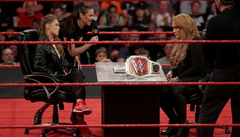 ستيفاني ماكمان ترحب بنيا جاكس وروندا راوزي