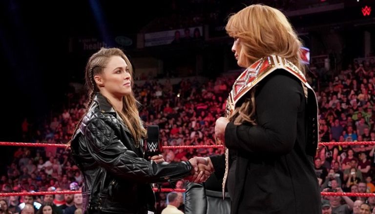 ستيفاني ماكمان ترحب بنيا جاكس وروندا راوزي