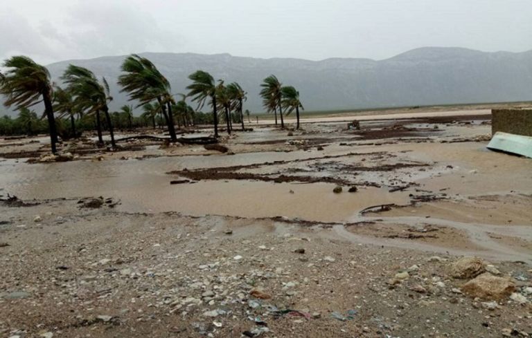 مقدمات إعصار مكونو تصل سواحل المهرة اليمنية