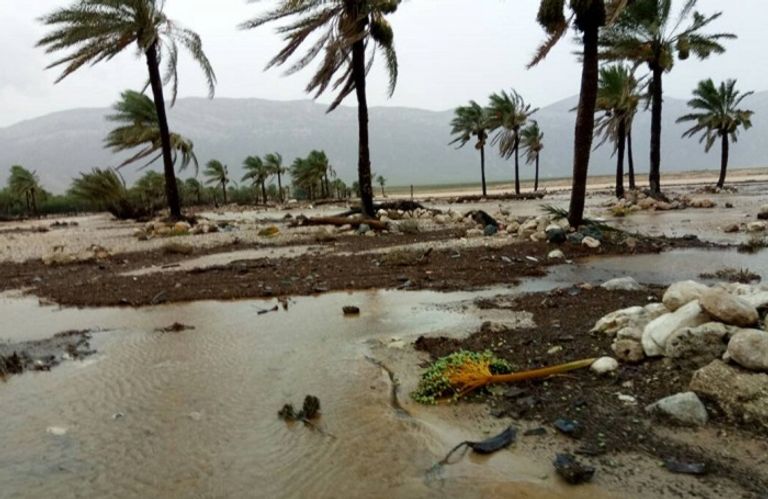 مقدمات إعصار مكونو تصل سواحل المهرة اليمنية