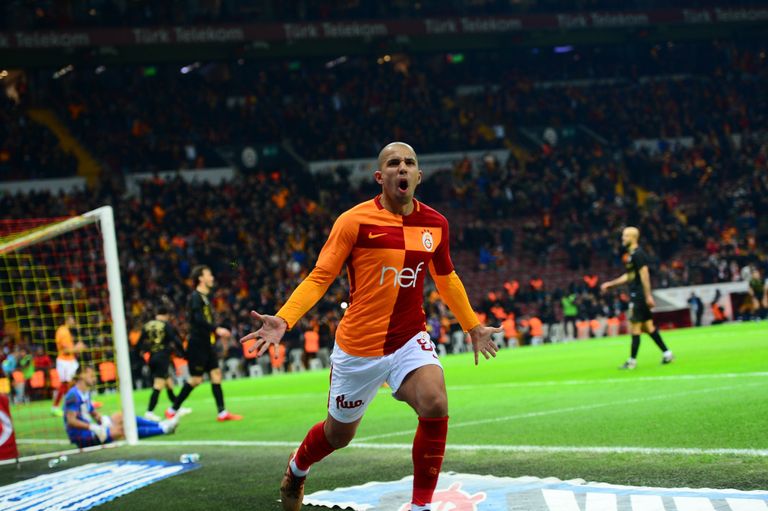 الدولي الجزائري سفيان فيغولي رابح ماجر مدرب منتخب الجزائر