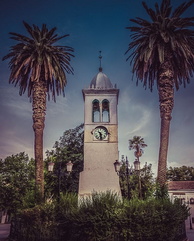 ساعة المدينة قلب مدينة مليانة الجزائرية