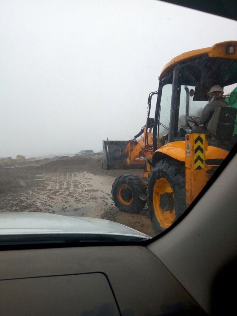 فرق الإنقاذ التابعة للتحالف العربي في جزيرة سقطري آثار إعصار مكونو في سقطرى