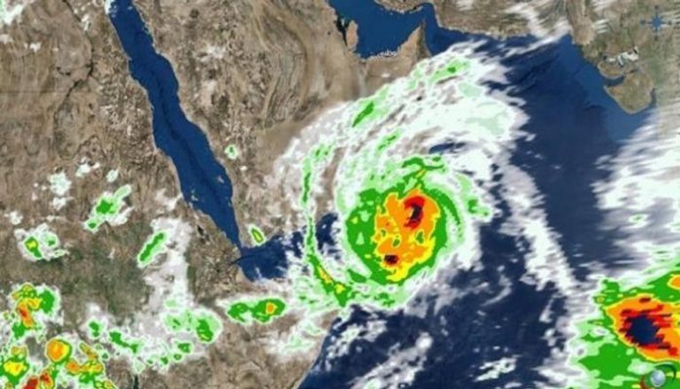 خريطة الإعصار كما بثها المركز الوطني للأرصاد بالإمارات