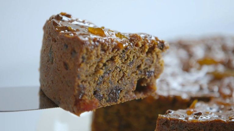 طريقة عمل كيك التمر