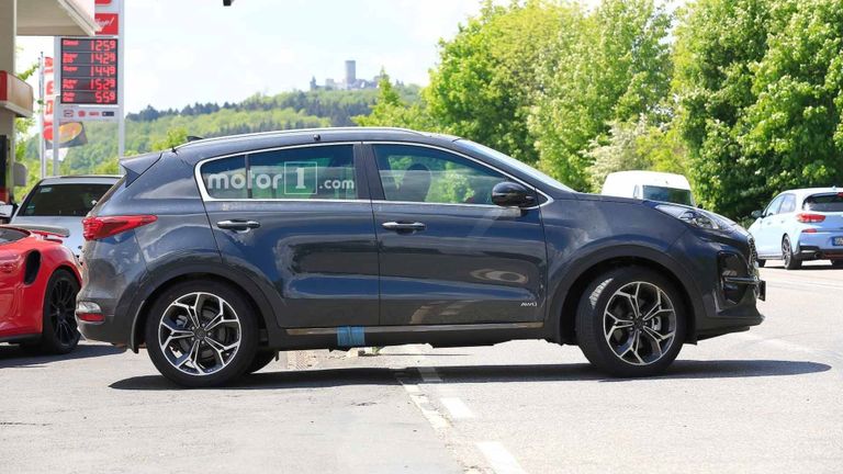 السيارة كيا سبورتاج الهجينة