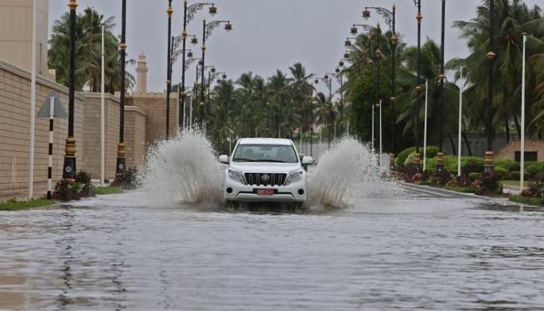 "الأرصاد العمانية": انتهاء تأثير إعصار مكونو واستمرار الأمطار