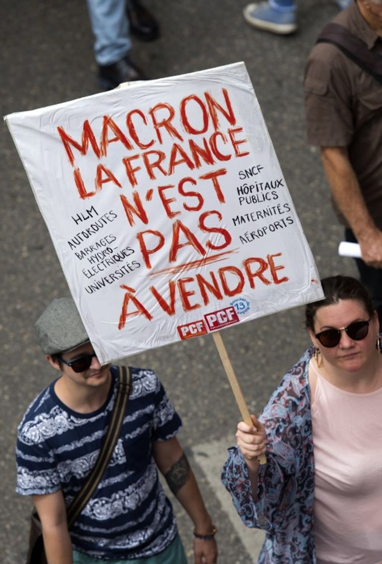 عشرات الآلاف يتظاهرون في فرنسا ضد إصلاحات ماكرون 