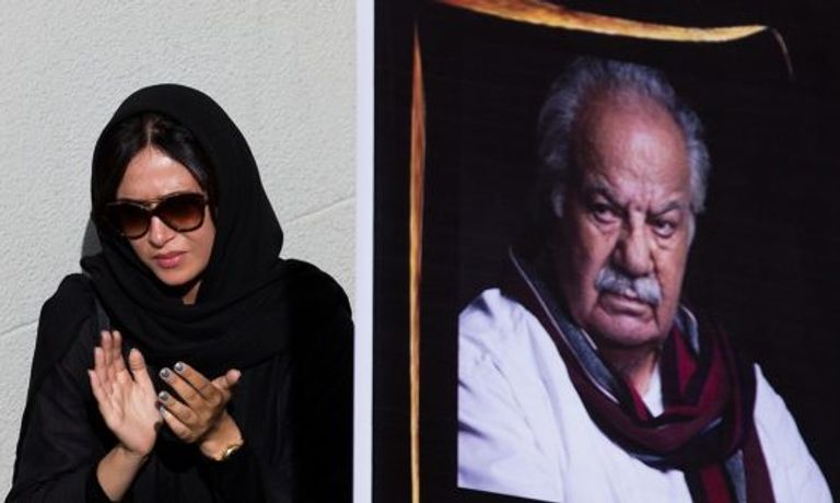 فنانين إيرانيين بارزين حضروا الجنازة