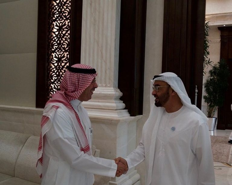الشيخ محمد بن زايد آل نهيان ولي عهد أبوظبي نائب القائد الأعلى للقوات المسلحة خلال استقباله وزراء إعلام الدول الداعية إلى مكافحة الإرهاب الشيخ محمد بن زايد آل نهيان يستقبل مكرم محمد أحمد رئيس المجلس الأعلى لتنظيم الإعلام المصري