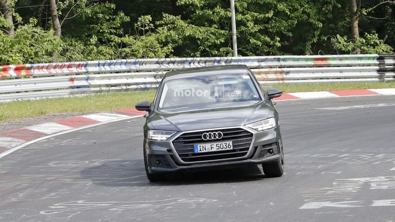 السيارة أودي S8