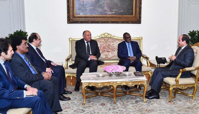 الرئيس السيسي خلال لقائه بوزير الخارجية السوداني