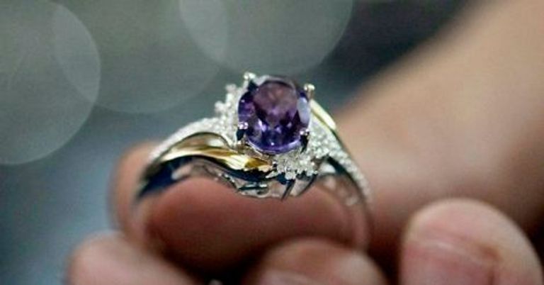 6 نصائح لارتداء إكسسوارات مناسبة للعمل 