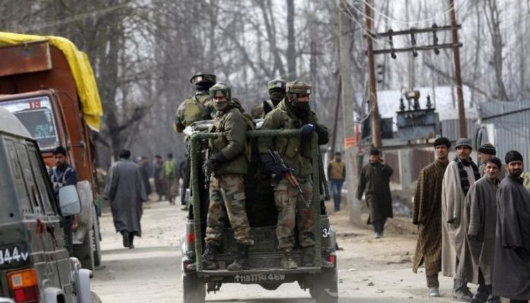 الهند وباكستان تتعهدان الالتزام بوقف إطلاق النار فى كشمير