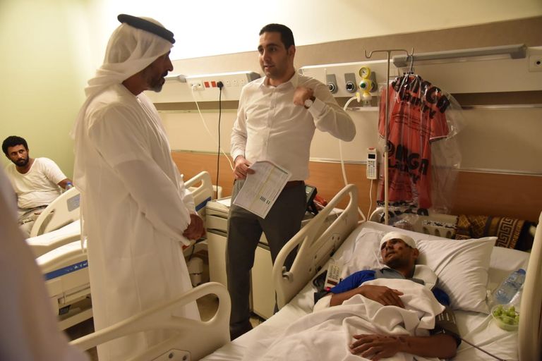 مندوب مؤسسة خليفة الإنسانية في سقطرى يتفقد مصابي مكونو بمستشفيات أبوظبي