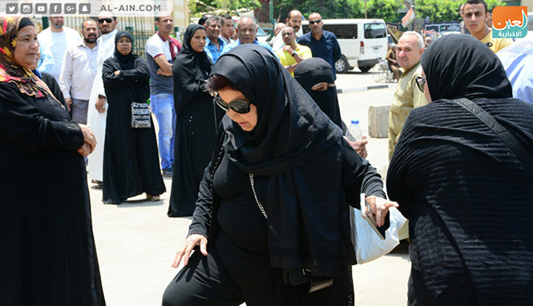 نجوم الفن يشيعون جثمان الراحلة مديحة يسري