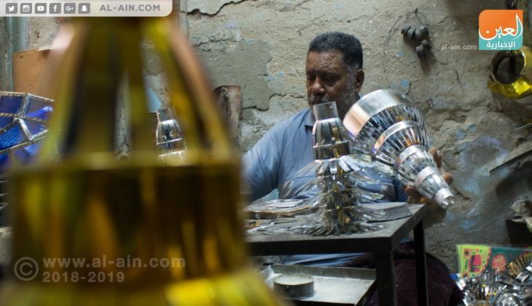الحاج سلامة من أقدم صناع فوانيس رمضان في مصر