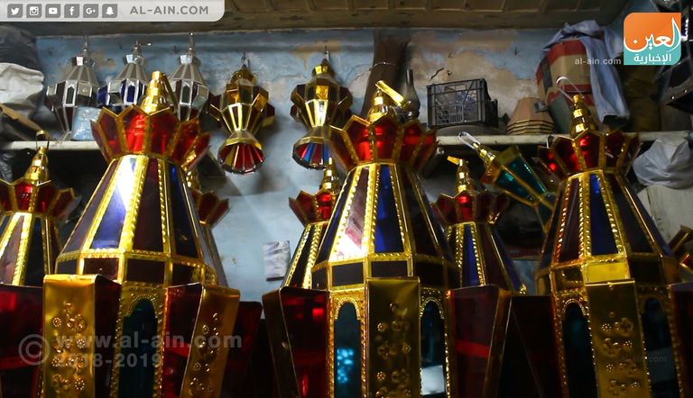 الحاج سلامة من أقدم صناع فوانيس رمضان في مصر
