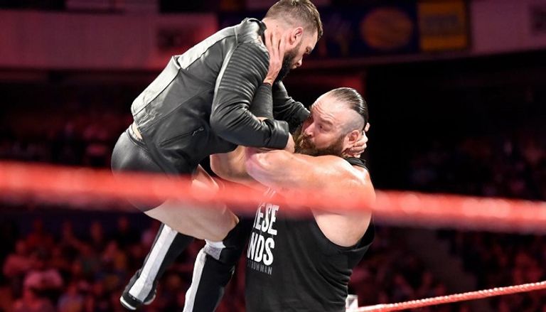 فين بالور يصفع برون سترومان