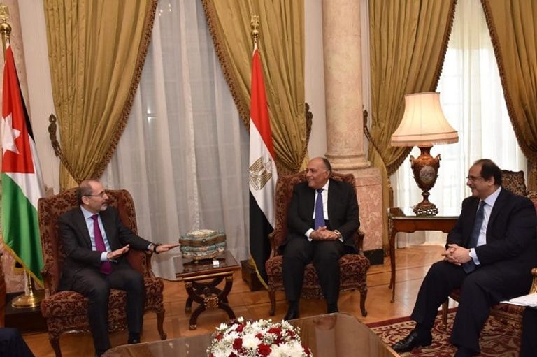 جانب من الاجتماع جانب من الاجتماع