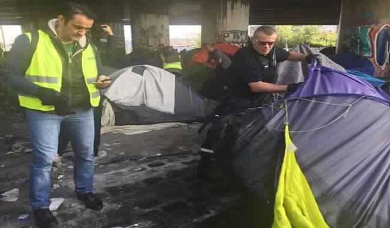 القوات الفرنسية خلال عملية الإجلاء