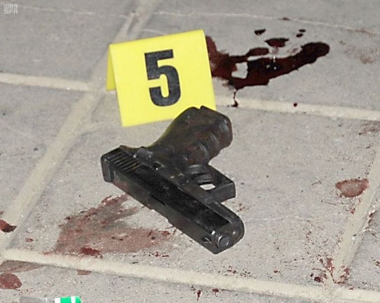 السلاح الذي أطلق الجاني منه النار على قوات الأمن الشهيد وكيل رقيب عبدالله مشاري نايف السبيعي