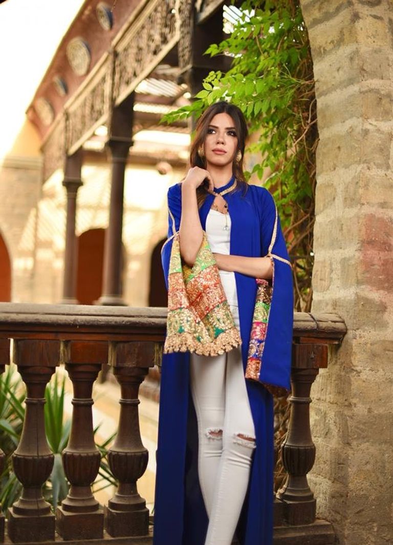 أزياء عصرية تناسب جميع الأوقات