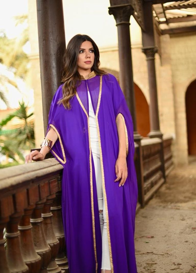 أزياء عصرية تناسب جميع الأوقات