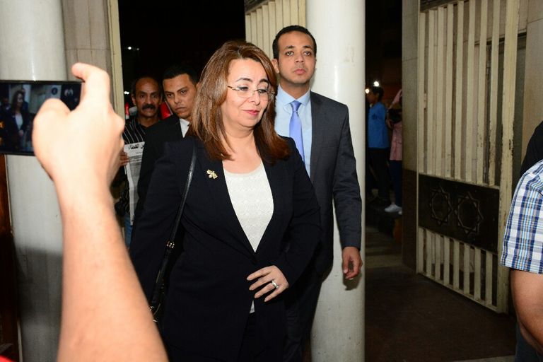 نجوم الفن يتوافدون على عزاء مديحة يسري