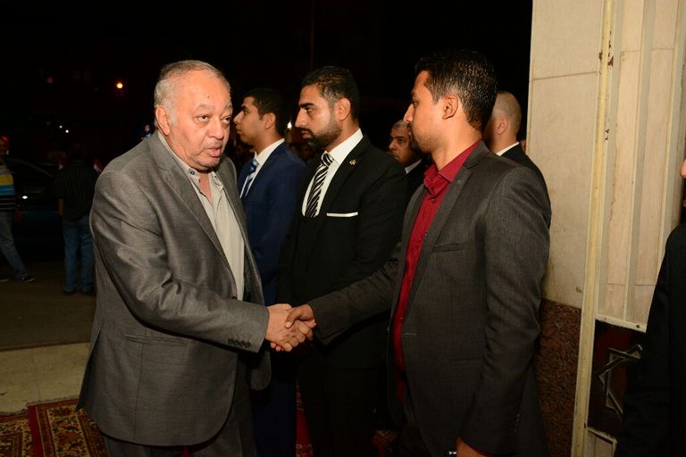 نجوم الفن يتوافدون على عزاء مديحة يسري