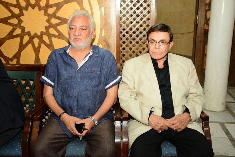 نجوم الفن يتوافدون على عزاء مديحة يسري
