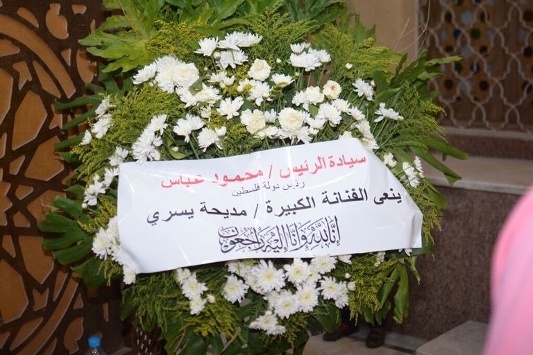 نجوم الفن يتوافدون على عزاء مديحة يسري