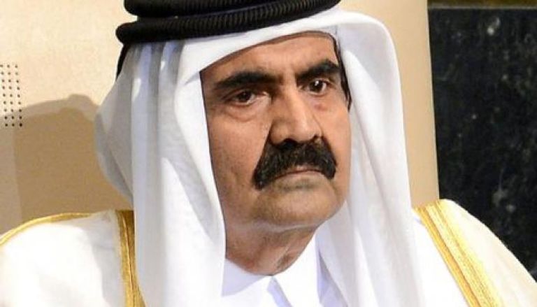 حمد بن خليفة آل ثاني أمير قطر السابق قطر تلقت صفعات قوية خلال عام المقاطعة