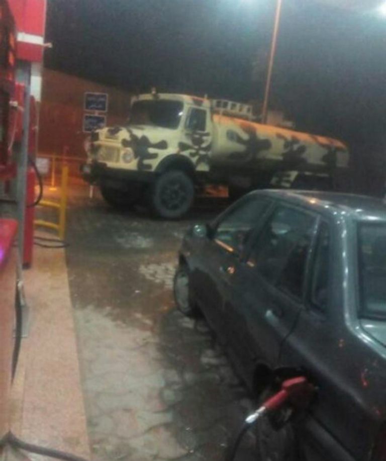 صهاريج عسكرية تنقل الوقود داخل إيران  محمد باقري رئيس أركان الجيش الإيراني- أرشيفية