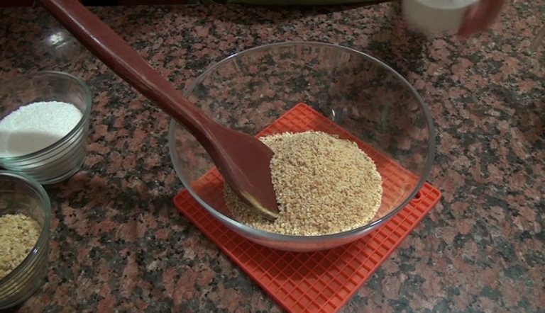 اللوز المطحون حلوى القطايف الجزائرية