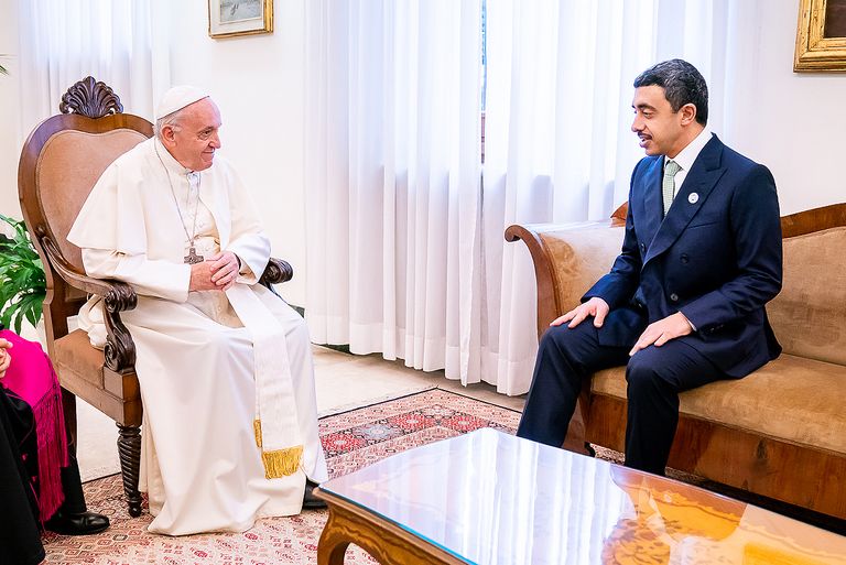 بابا الفاتيكان يستقبل الشيخ عبدالله بن زايد آل نهيان