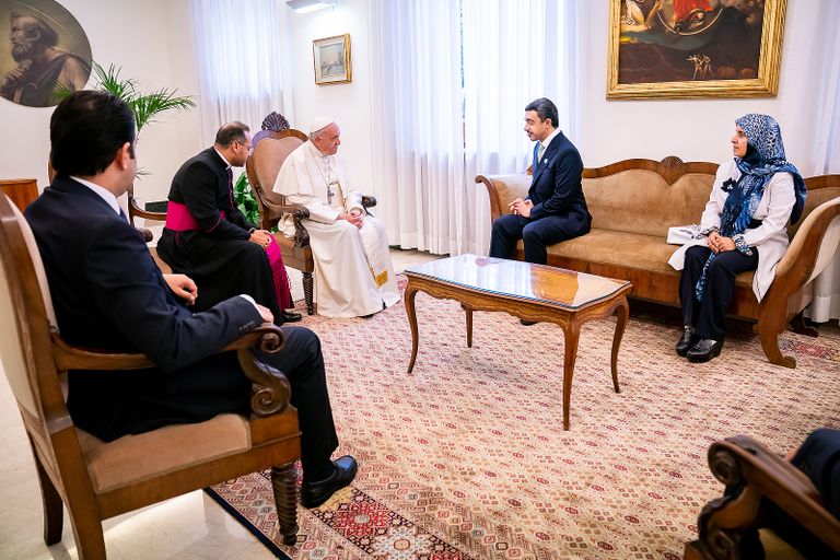 بابا الفاتيكان يستقبل الشيخ عبدالله بن زايد آل نهيان