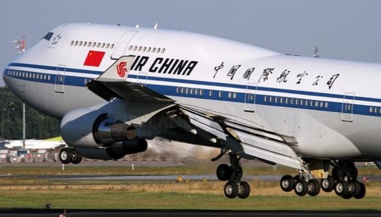 إحدى طائرات الخطوط الجوية الصينية تغادر مطار بكين 