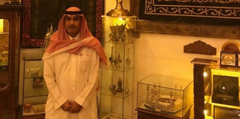 المتحف مقسم إلى متحفين أحدهما للسيارات الكلاسيكية القديمة